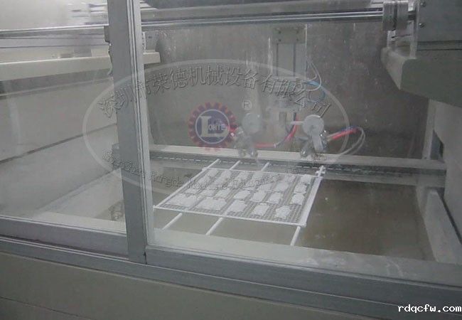 手机硅胶铵键往复式喷涂线