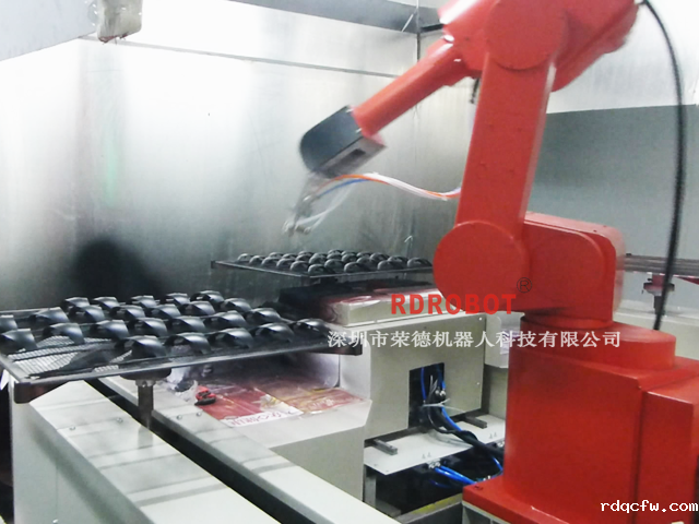 地轨式塑胶外壳机器人喷漆生产线