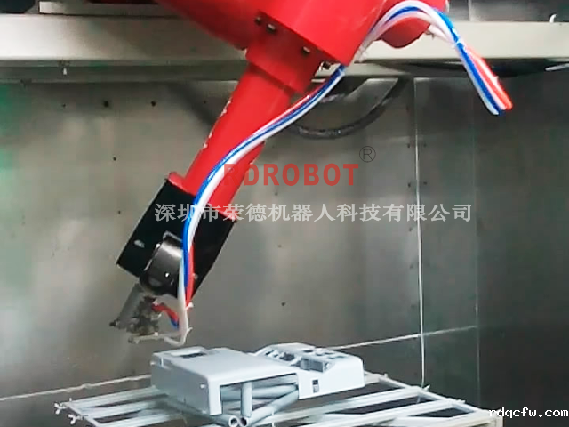 汽车音响外壳喷漆机器人